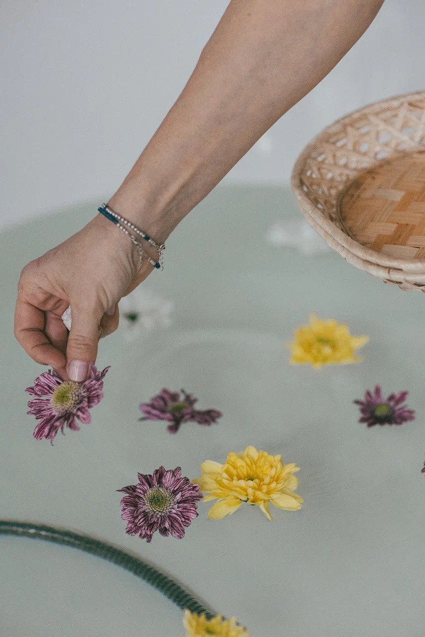 В пеленание приносят истории, связанные с переходом из одной роли в другую: замужество, рождение ребенка, смена сферы деятельности, переезд, менархе, менопауза.