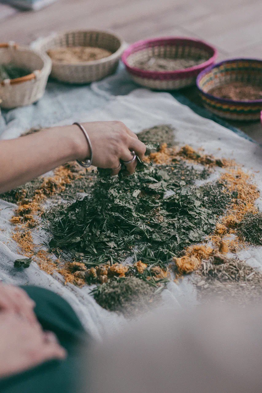 Часто умом не пониаешь "для чего тебе пеленание", но внутри чувствуешь, что "надо", "мне сюда", "хочу"